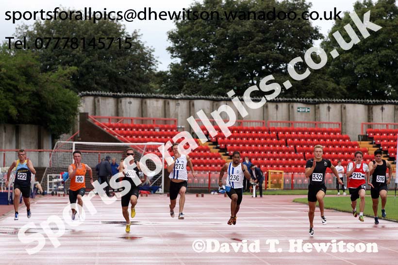 Senior mens 100 metres, Gateshead Tartan Games. Phot: David T. Hewitson/Sports for All Pics